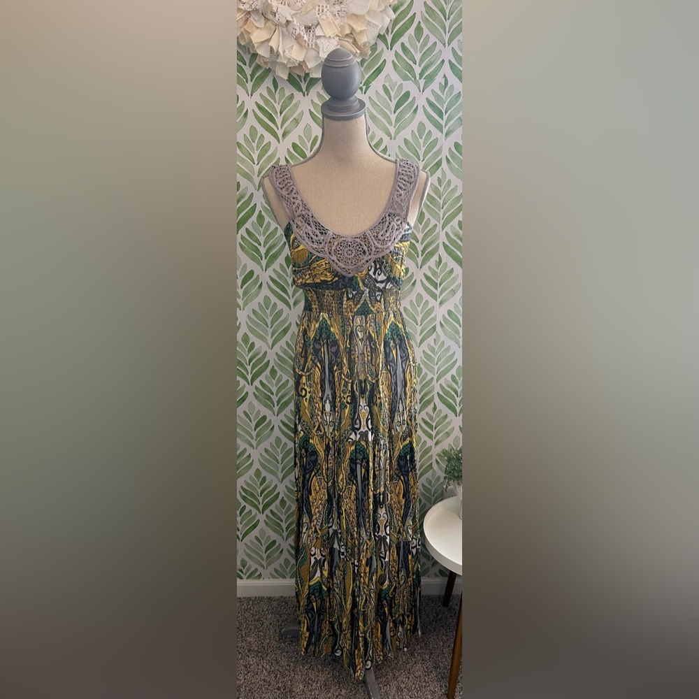 Maxi dress size medium
